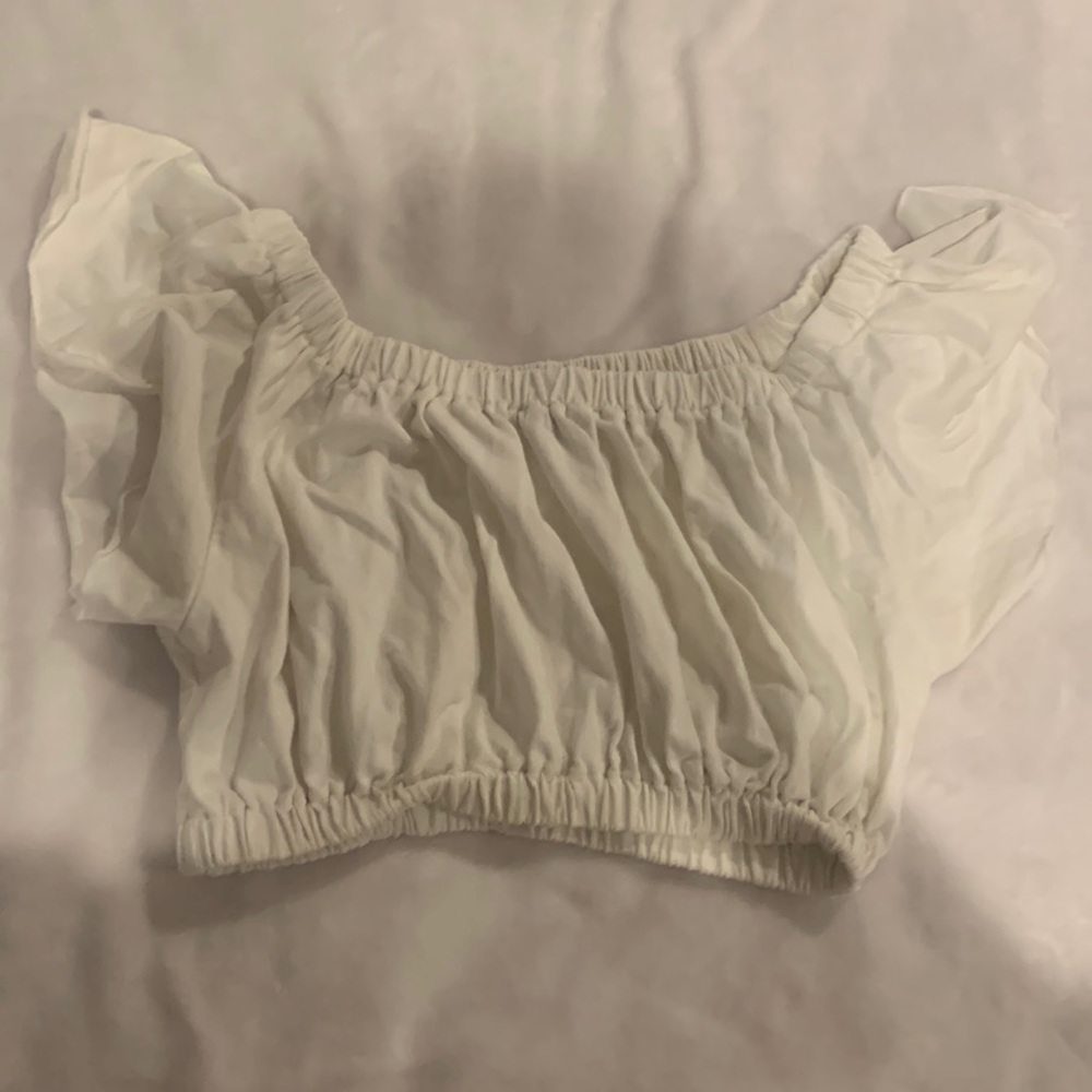 Cute White Crop Top (can wear on or off the shoulder!)